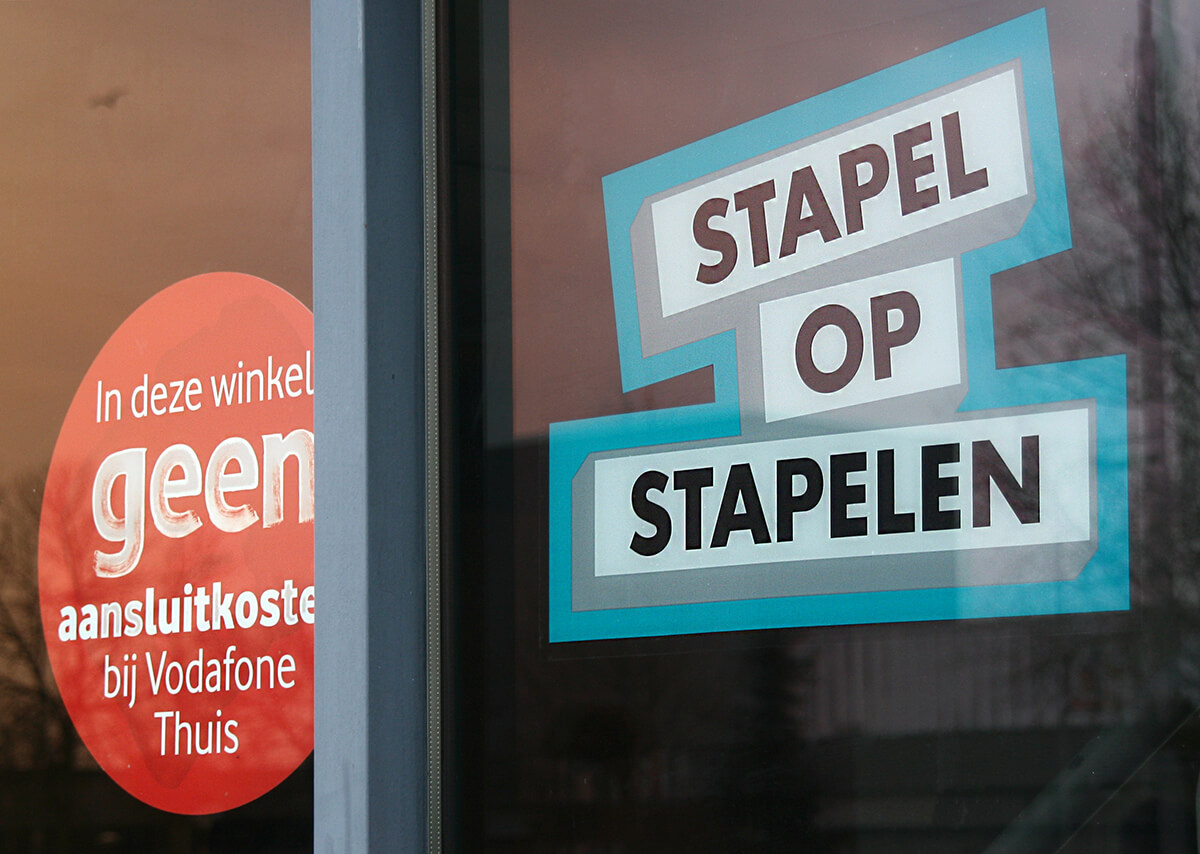 nauwkeurig pijnlijk minstens Groot formaat winkel raamstickers | Aelen en van Leeuwen